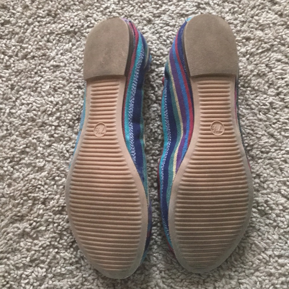 Aztec Patterned Flats - Picture 3 of 4